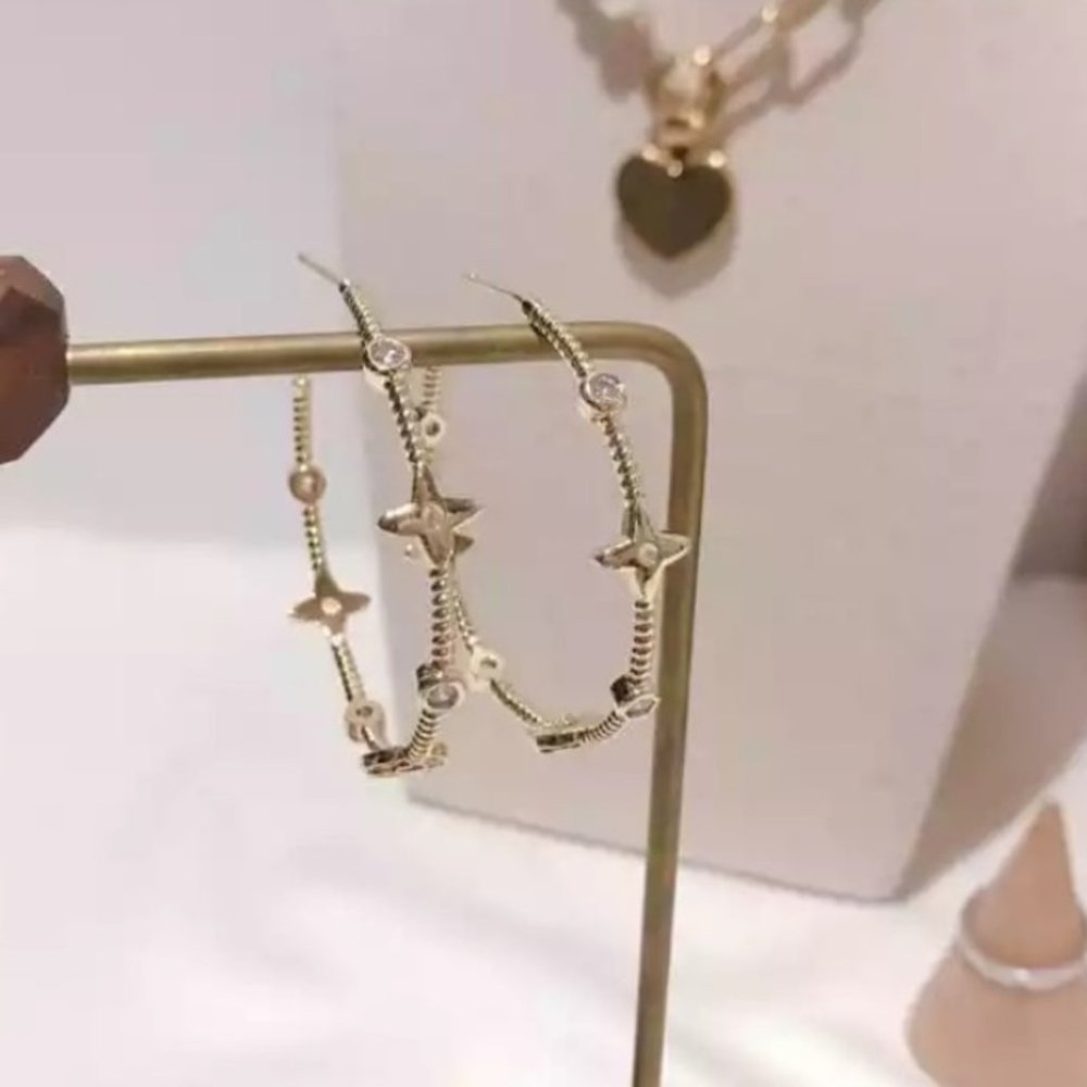 New Gorgeous Star Design Hoop Earrings